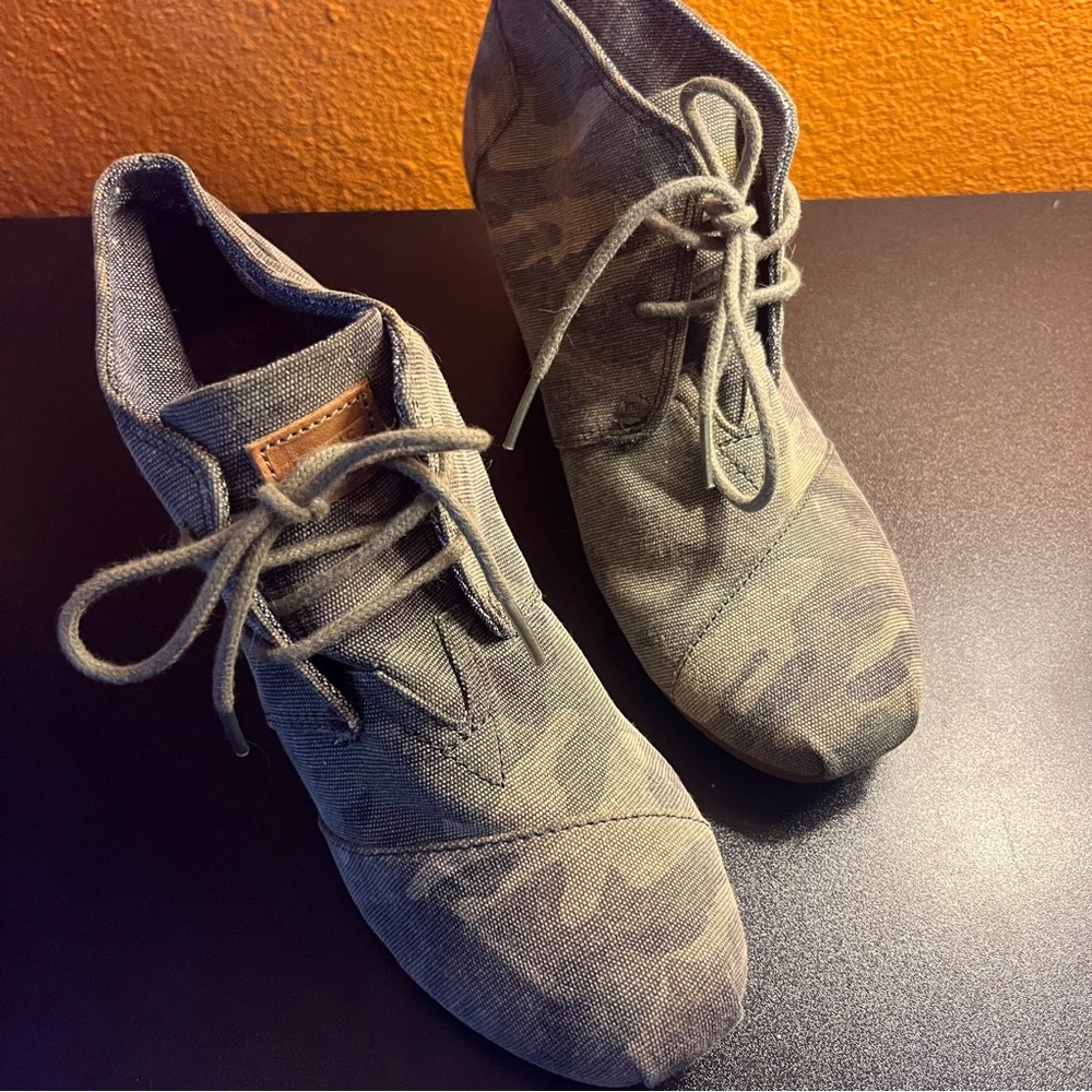 Toms Camouflage Canvas Ankle Boots